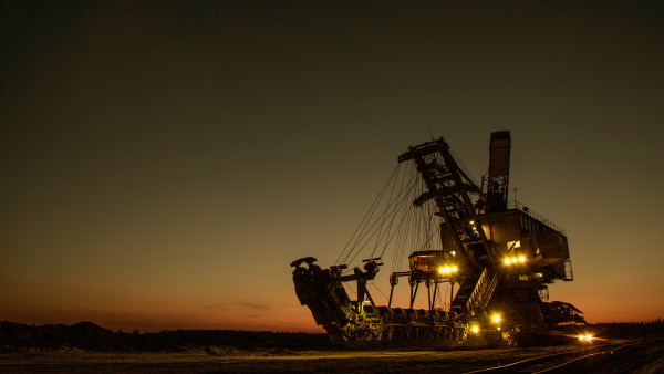 Mine excavator