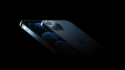 iPhone 12 by Apple