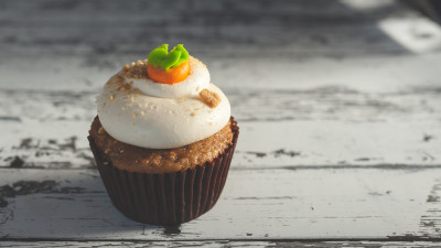 Muffin with cream