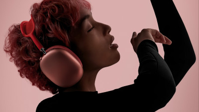 Lady with AirPods Max