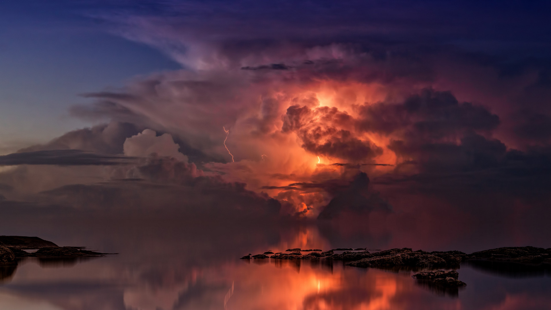 Lightning and thunderstorm in the sky wallpaper 1920x1080